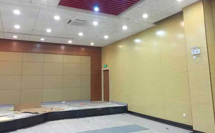 四川樂山學(xué)校會議室吸音纖維板聲學(xué)工程-3